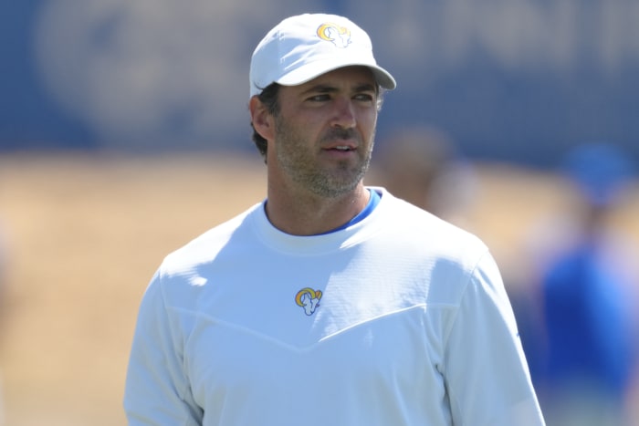 May 23, 2022; Thousand Oaks, CA, USA; Los Angeles Rams quarterbacks coach Zac Robinson during organized team activities at California Lutheran University.